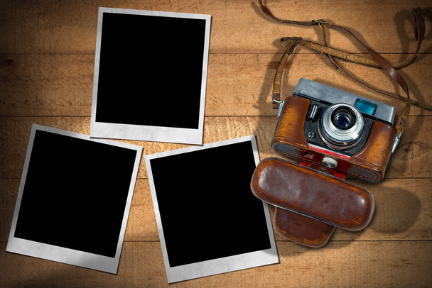 Старая камера и мгновенные рамки для фотографий
 - Фото, изображение