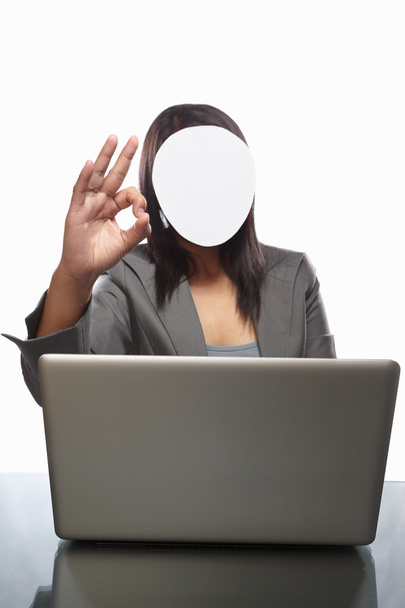 Faceless businesswoman and laptop - Foto, immagini
