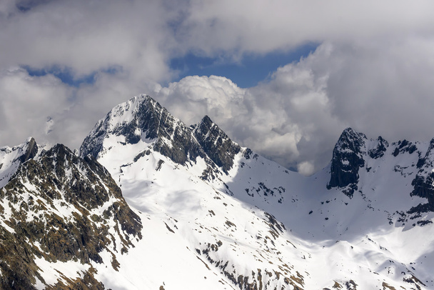 Poris peak in clouds, Orobie - Foto, afbeelding