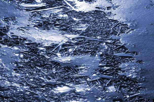 Абстрактный фон ледяной структуры. Замерзшая водная поверхность
 - Фото, изображение