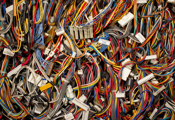 Kolorowe kable przewody i złącza, sieci komputerowe i internetowe - Zdjęcie, obraz