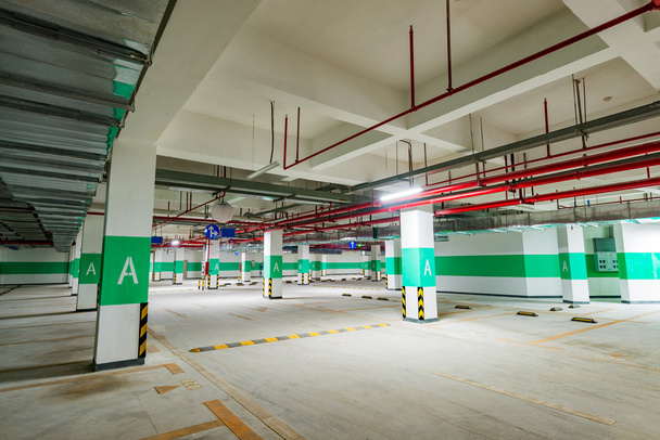 Podzemní garáže v budově - Fotografie, Obrázek