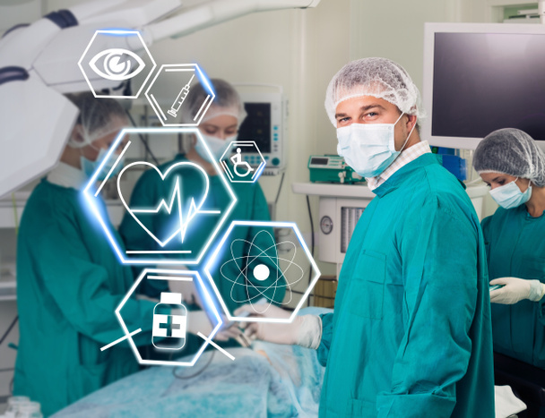 Chirurgie tým s futuristickou zdravotní ikony - Fotografie, Obrázek