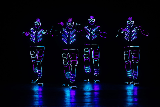 squadra di danza in costume dei LED
 - Foto, immagini