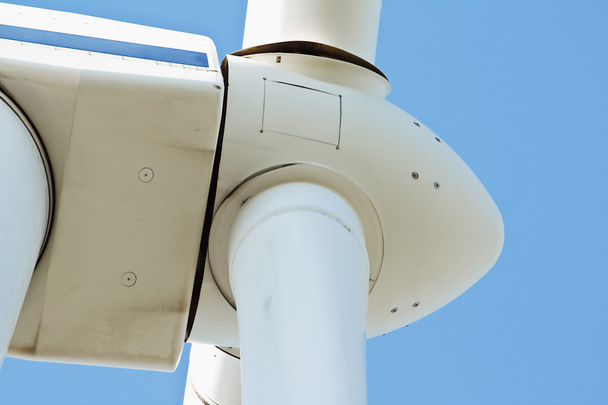 Вітрогенератор крупним планом
 - Фото, зображення