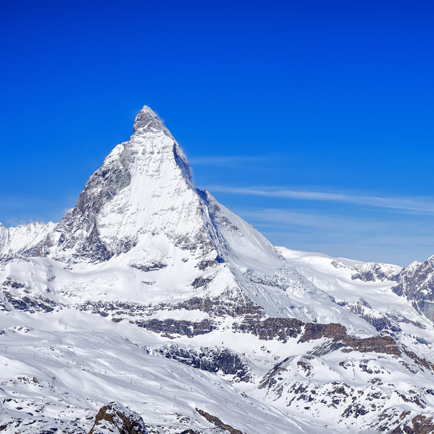Matterhorn csúcs a kék ég háttér - Fotó, kép