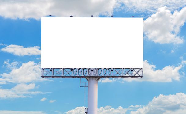 Порожній рекламний щит готовий для нової реклами з блакитним небом backgr
 - Фото, зображення