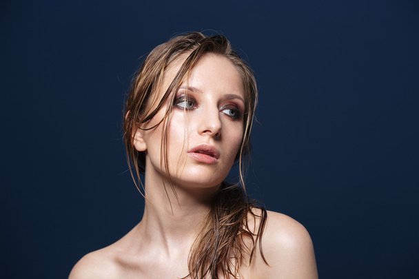 Beauty portrait of a cute woman with fresh skin - Fotografie, Obrázek