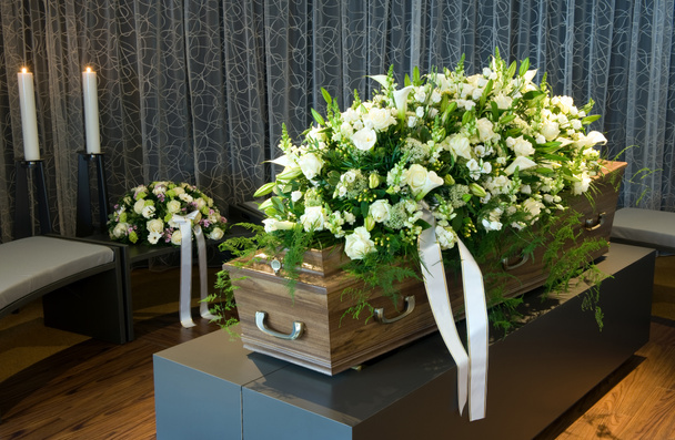 Coffin en la morgue
 - Foto, Imagen