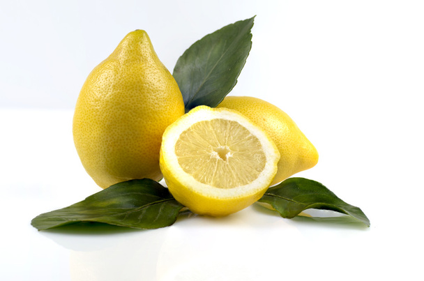 Hojas y limones
 - Foto, imagen