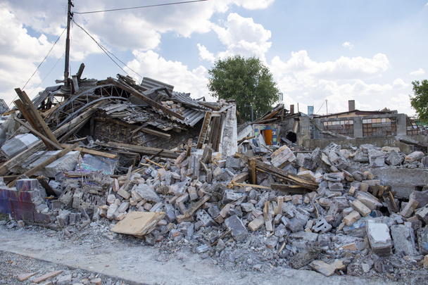 ベオグラード、セルビアで破壊された建物 - 写真・画像