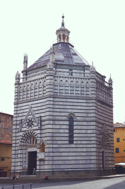 Baptistère de Pistoia, Toscane, Italie
 - Photo, image