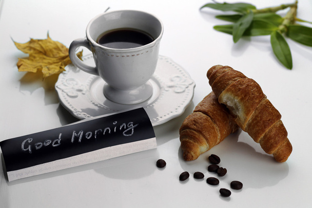 Café da manhã xícara croissant
 - Foto, Imagem
