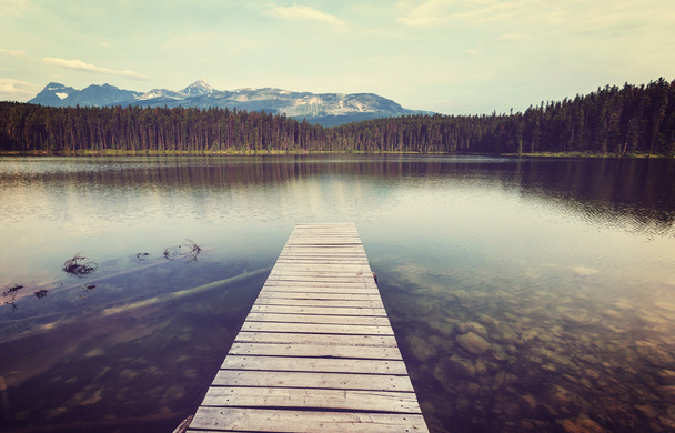 Γαλήνια λίμνη στον Καναδά - Φωτογραφία, εικόνα