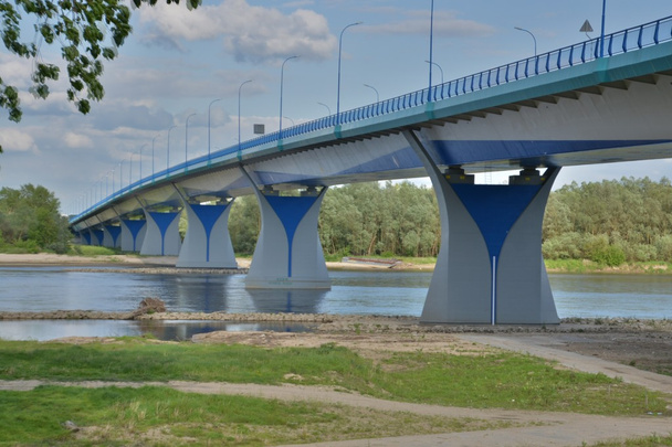 Nieuwe weg brug weergave - Foto, afbeelding