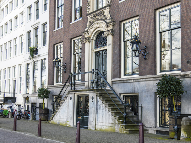 Амстердам, Нідерланди на 27 березня 2016. Типовий архітектурні деталі будинків Xvii-Xviii будівництва - Фото, зображення