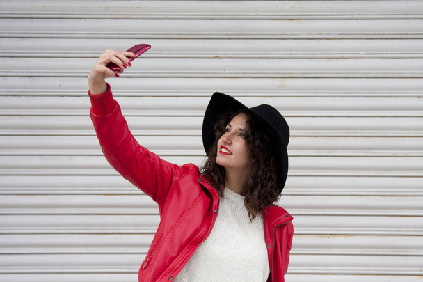 chica selfie en la calle
 - Foto, Imagen
