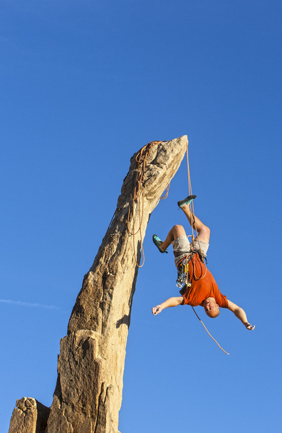 Падающий альпинист
. - Фото, изображение