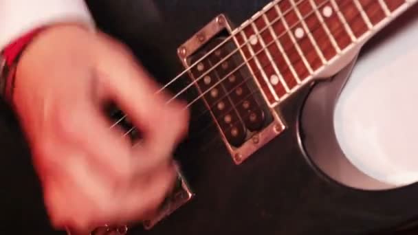 Playing the electric guitar - Filmmaterial, Video