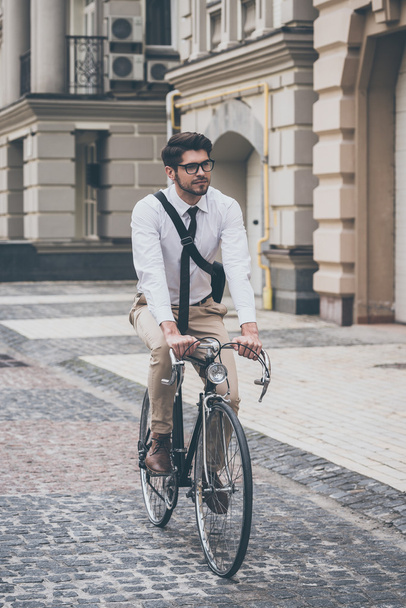  man riding his bicycle - Φωτογραφία, εικόνα