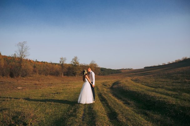 happy bride and groom - Valokuva, kuva