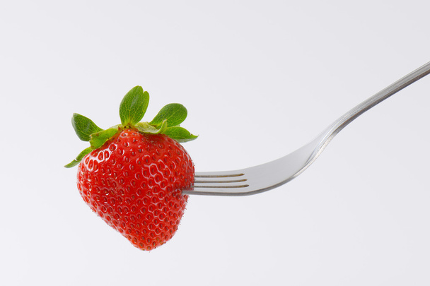 Erdbeere auf Gabel - Foto, Bild