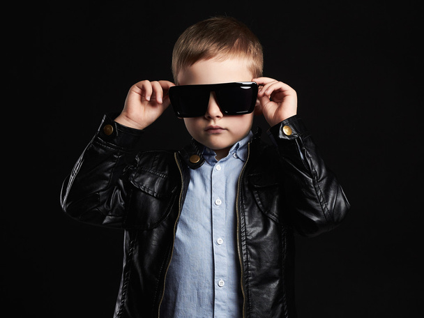módní dětské sluneční brýle - Fotografie, Obrázek