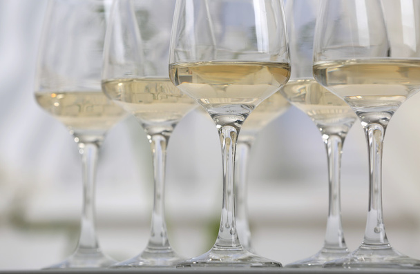 Glasses of white wine  - Foto, Imagen