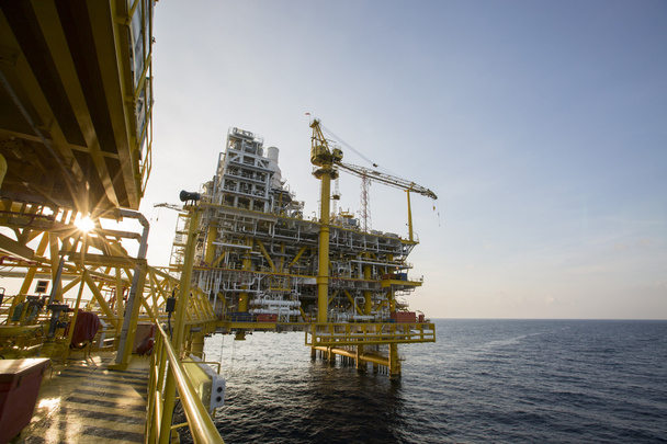 Морская строительная платформа для добычи нефти и газа, нефтегазовой промышленности и тяжелой работы, Производственная платформа и технологический процесс по ручному и автоматическому назначению, нефтяной и буровой промышленности и эксплуатации
 - Фото, изображение