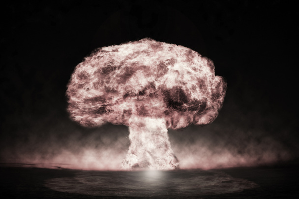 πυρηνική έκρηξη σε μια υπαίθρια ρύθμιση. σύμβολο της προστασίας του περιβάλλοντος και τους κινδύνους της πυρηνικής ενέργειας - Φωτογραφία, εικόνα