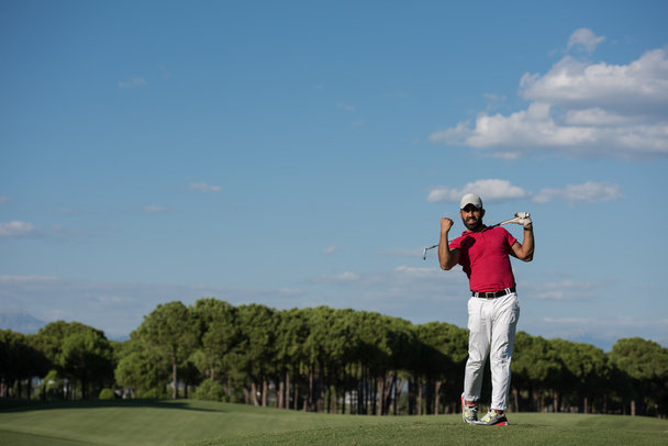 Golfspieler schlägt Weitschuss - Foto, Bild