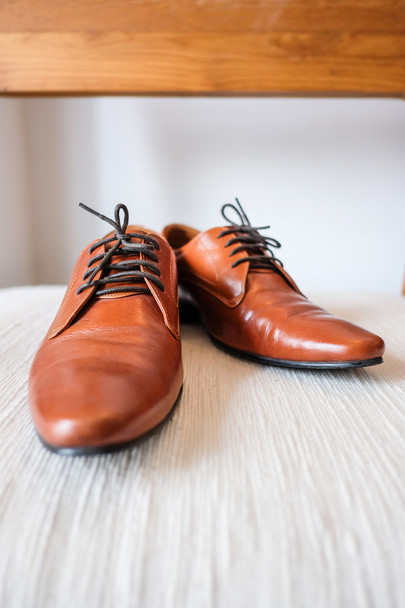 茶色の革の靴 - 写真・画像