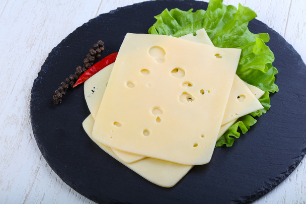 lezzetli dilimlenmiş peynir - Fotoğraf, Görsel