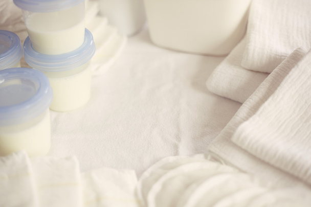 Breastfeeding and pumping supplies - Foto, immagini