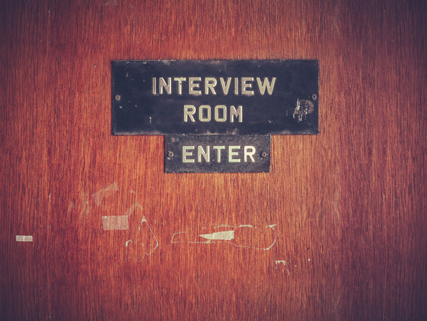 Puerta de la habitación de entrevista retro grunge
 - Foto, imagen