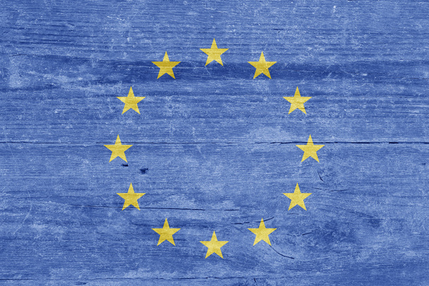 Drapeau de l'Union européenne sur une planche de bois
 - Photo, image