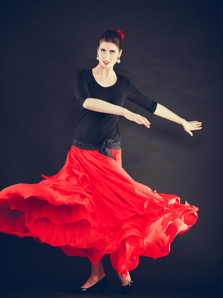 Beautiful woman dancing oriental dance. - Valokuva, kuva