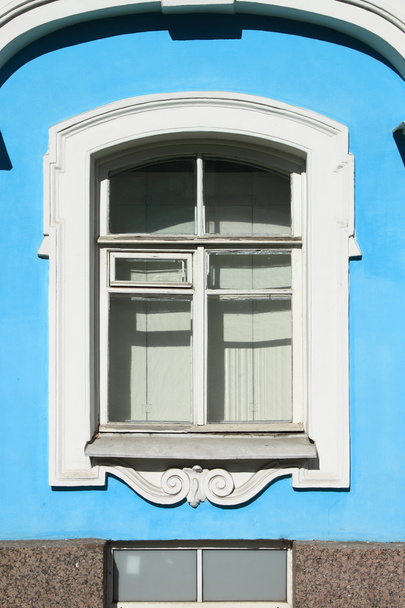 Fenêtre Renaissance dans le monastère orthodoxe Smolny. Saint-Pétersbourg
 - Photo, image
