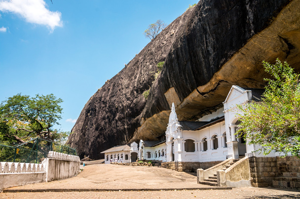 Cave temple in Dambulla, Sri Lanka.  - Foto, imagen