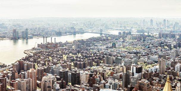 エンパイア ・ ステート ・ ビルディングから見たマンハッタン - 写真・画像