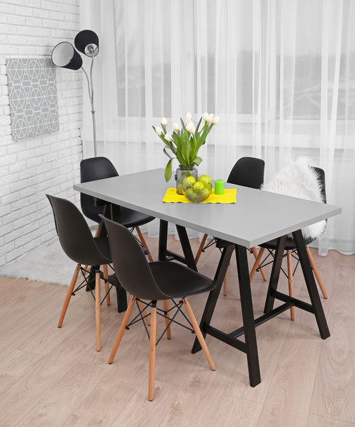Dining table in interior - Foto, afbeelding