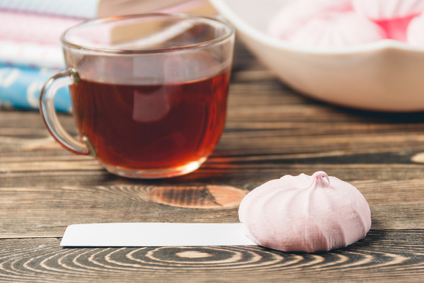 Pink Marshmallows - Zephyr in White Plate. Sweet Dessert Concept - Fotoğraf, Görsel