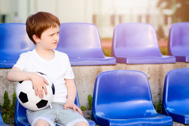 Küçük futbol fanlar hayal kırıklığına - Fotoğraf, Görsel