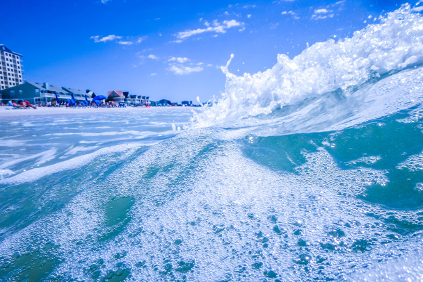 голубые кристальные волны на пляже
 - Фото, изображение