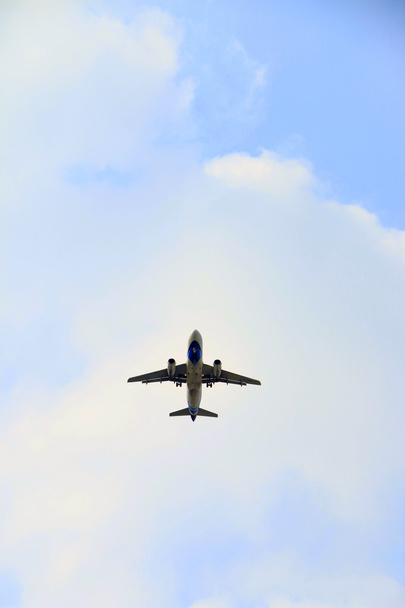 Gökyüzündeki uçak - Fotoğraf, Görsel