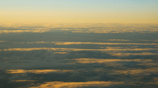 felhők alatt napkelte égen - Felvétel, videó