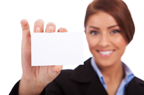 Mulher de negócios apresentando seu cartão de visita
 - Foto, Imagem