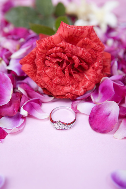Gyűrű, hogy tegyen javaslatot a Valentin-nap - Fotó, kép