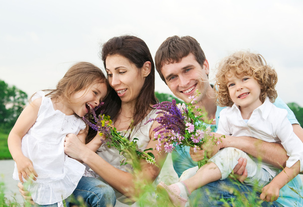 Família feliz ao ar livre - Foto, Imagem