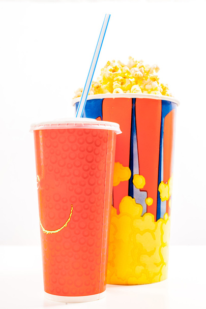 Popcorn bowl and drink - Foto, afbeelding